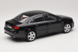 Audi A4 B6 3.2 Quattro Noir Minichamps 1:18 5010404125 Métal Moulé — image 3 sur 8