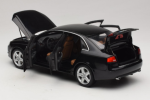Audi A4 B6 3.2 Quattro Noir Minichamps 1:18 5010404125 Métal Moulé — image 5 sur 8