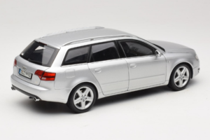 Audi A4 B7 3.2 Quattro Avant Argent Minichamps 1:18 5010404215 Métal Moulé — image 3 sur 8