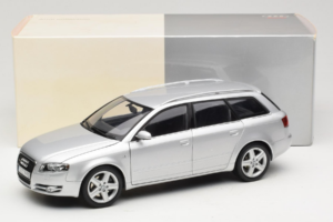 Audi A4 B7 3.2 Quattro Avant Argent Minichamps 1:18 5010404215 Métal Moulé — image 8 sur 8