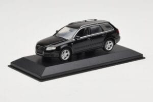 Audi A4 B7 Avant Noir Minichamps 1:43 AUDI008 Métal Moulé — image 2 sur 3