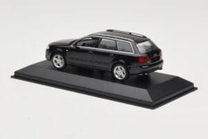 Audi A4 B7 Avant Noir Minichamps 1:43 AUDI008 Métal Moulé — image 3 sur 3