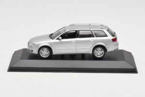 Audi A4 B7 Avant Argent Minichamps 1:43 AUDI009 Métal Moulé