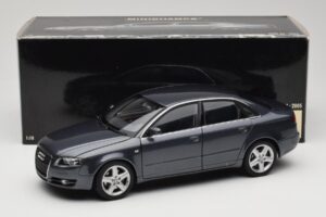 Audi A4 B7 Gris Métallisé Minichamps 1:18 100014400 Métal Moulé — image 8 sur 8