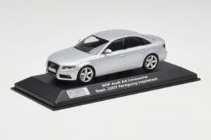 Audi A4 B8 3.2 Quattro Ice Argent Minichamps 1:43 5010704113 Métal Moulé — image 2 sur 4