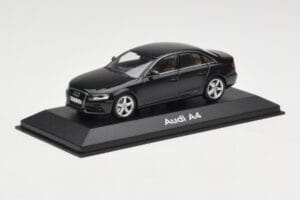 Audi A4 B8 3.2 Quattro Phantom Black Minichamps 1:43 5010704133 Métal Moulé — image 2 sur 4
