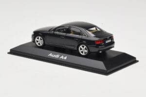 Audi A4 B8 3.2 Quattro Phantom Black Minichamps 1:43 5010704133 Métal Moulé — image 3 sur 4