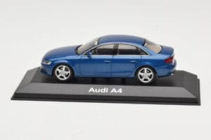 Audi A4 B8 3.2 Quattro Aruba Blue Minichamps 1:43 5010704123 Métal Moulé