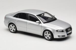 Audi A4 B8 3.2 Quattro Argent Minichamps 1:18 5010404115 Métal Moulé — image 6 sur 8