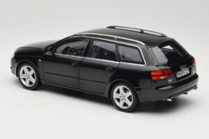 Audi A4 B8 Avant 3.2 Quattro Noir Minichamps 1:18 5010404225 Métal Moulé — image 7 sur 8