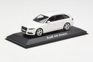 Audi A4 B8 Avant Ibis White Minichamps 1:43 5010804213 Métal Moulé — image 2 sur 4