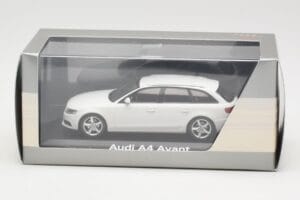 Audi A4 B8 Avant Ibis White Minichamps 1:43 5010804213 Métal Moulé — image 4 sur 4