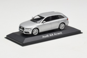 Audi A4 B8 Avant Ice Silver Minichamps 1:43 5011204213-R1 Métal Moulé — image 2 sur 4