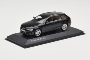 Audi A4 B8 Avant Phantom Black Minichamps 1:43 5011204223 Métal Moulé — image 2 sur 4