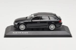 Audi A4 B8 Avant Phantom Black Minichamps 1:43 5011204223 Métal Moulé