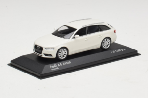 Audi A4 B8 Avant Blanc Minichamps 1:43 410011010 Métal Moulé — image 2 sur 5
