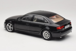 Audi A4L B8 Noir Paudi 1:18 AUDI012 Métal Moulé — image 7 sur 8