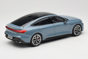 Audi A5L Sportback Bleu Grisâtre OEM 1:18 ZAM60004B Métal Moulé — image 3 sur 8