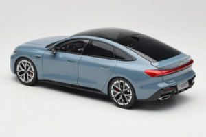 Audi A5L Sportback Bleu Grisâtre OEM 1:18 ZAM60004B Métal Moulé — image 7 sur 8