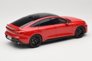 Audi A5L Sportback Rouge OEM 1:18 ZAM60004A Métal Moulé — image 3 sur 8