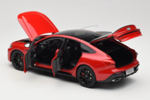 Audi A5L Sportback Rouge OEM 1:18 ZAM60004A Métal Moulé — image 5 sur 8