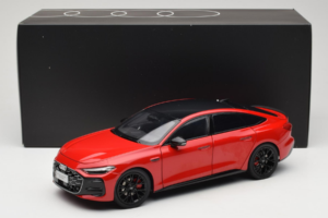 Audi A5L Sportback Rouge OEM 1:18 ZAM60004A Métal Moulé — image 8 sur 8