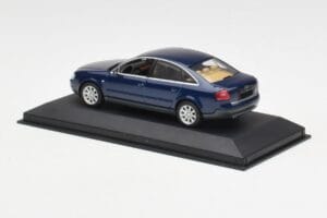 Audi A6 C5 Bleu Foncé Minichamps 1:43 132093 Métal Moulé — image 3 sur 4