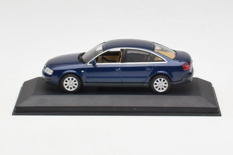 Audi A6 C5 Bleu Foncé Minichamps 1:43 132093 Métal Moulé