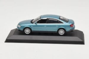 Audi A6 C5 Bleu Clair Minichamps 1:43 AUDI004 Métal Moulé