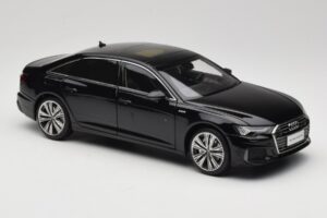 Audi A6L C8 Noir Paudi Model 1:18 42499 Métal Moulé — image 6 sur 8