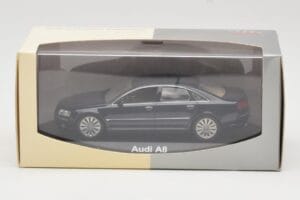 Audi A8 D3 Blue Metallic Light Interior Minichamps 1:43 20000001386003 Métal Moulé — image 4 sur 4