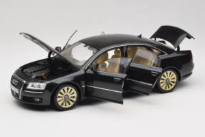 Audi A8 D3 W12 Noir Kyosho 1:18 5010508135 Métal Moulé — image 2 sur 8