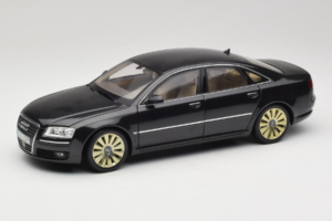Audi A8 D3 W12 Noir Kyosho 1:18 5010508135 Métal Moulé