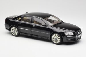 Audi A8 D3 W12 Noir Kyosho 1:18 09212BK Métal Moulé — image 6 sur 8