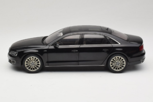 Audi A8L D3 W12 Phantom Black Kyosho 1:18 5011008125 Métal Moulé — image 4 sur 8