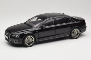 Audi A8L D3 W12 Phantom Black Kyosho 1:18 5011008125 Métal Moulé