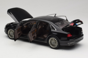 Audi A8L D3 W12 Phantom Black Kyosho 1:18 5011008125 Métal Moulé — image 5 sur 8