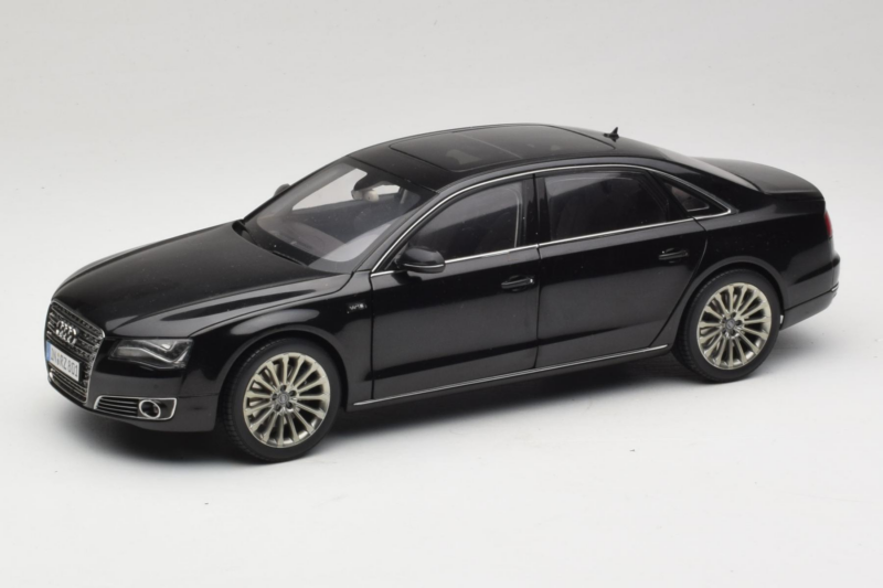 Audi A8L D3 W12 Phantom Black Kyosho 1:18 5011008125 Métal Moulé