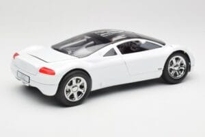 Audi Avus Quattro Alpine White Revell 1:18 08913 Métal Moulé — image 3 sur 8