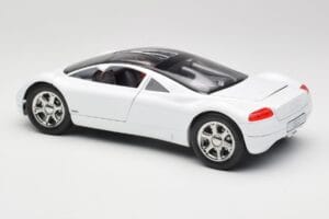 Audi Avus Quattro Alpine White Revell 1:18 08913 Métal Moulé — image 7 sur 8