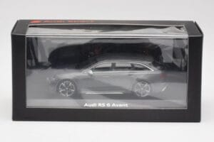 Audi RS6 C8 Avant Gris Métallique Minichamps 1:43 5012016231 Métal Moulé — image 4 sur 4