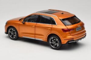 Audi Q3 F3 Orange Metallic Paudi Model 1:18 05962Q32019 Métal Moulé — image 7 sur 8