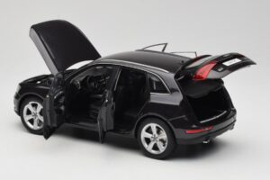 Audi Q5 8R Lava Grey Kyosho 1:18 09242LG Métal Moulé — image 5 sur 8