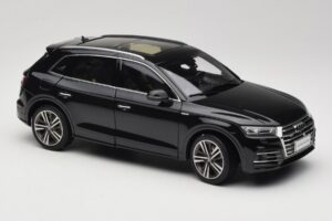 Audi Q5L FY Noir Paudi Model 1:18 26732 Métal Moulé — image 6 sur 8