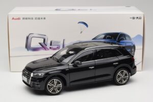 Audi Q5L FY Noir Paudi Model 1:18 26732 Métal Moulé — image 8 sur 8
