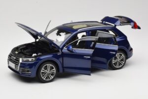 Audi Q5L FY Bleu Paudi Model 1:18 33729 Métal Moulé — image 2 sur 8