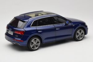 Audi Q5L FY Bleu Paudi Model 1:18 33729 Métal Moulé — image 3 sur 8