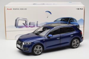 Audi Q5L FY Bleu Paudi Model 1:18 33729 Métal Moulé — image 8 sur 8