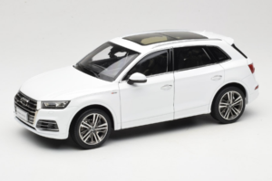 Audi Q5L FY Blanc Paudi Model 1:18 30694 Métal Moulé
