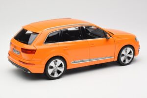 Audi Q7 4M Orange Métallisé Minichamps 1:18 110014004 Métal Moulé — image 3 sur 8